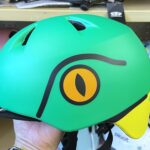 カエルすぎるヘルメット　bern / TIGRE マットフロッグ